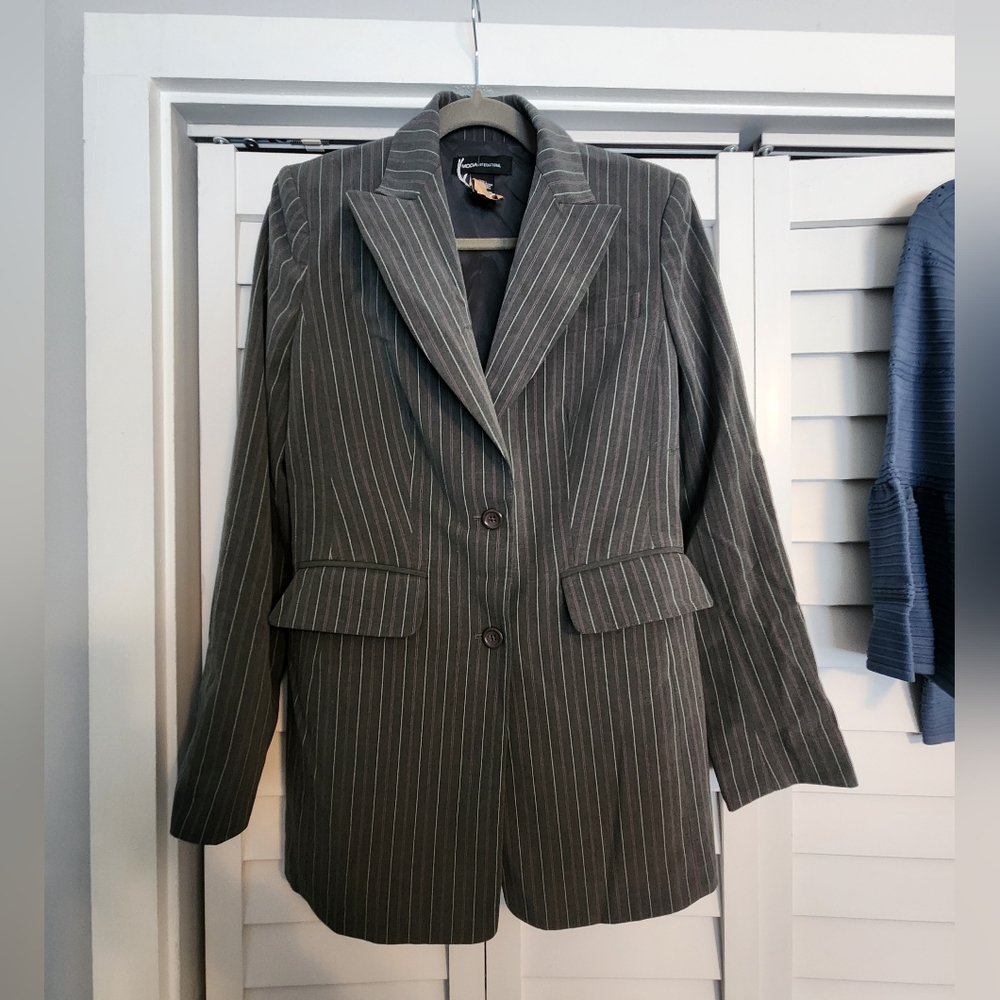 Moda International Gray Blazer Classic Notched Lapel
